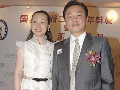 营销最前线：黄光裕出狱，国美股价大涨背后：12年来，乘风破浪的老婆，才是他最硬的后台！